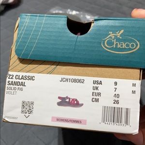 Maroon chacos